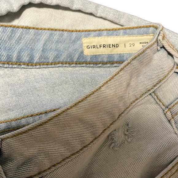 Bullhead Lightly Distressed Rolled Girlfriend Jeans Sz 29 - Picture 3 of 7